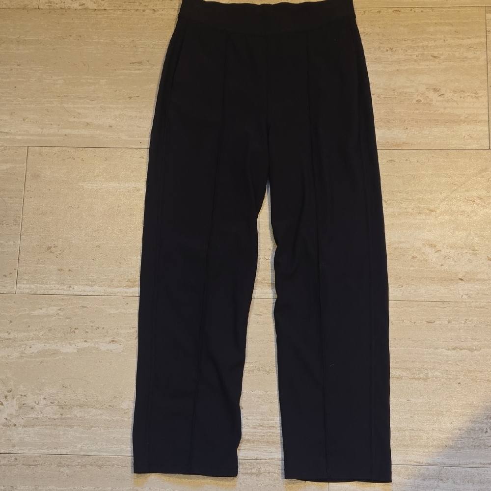 Lululemon Black Groove Stretchy Waist Leisure Pants